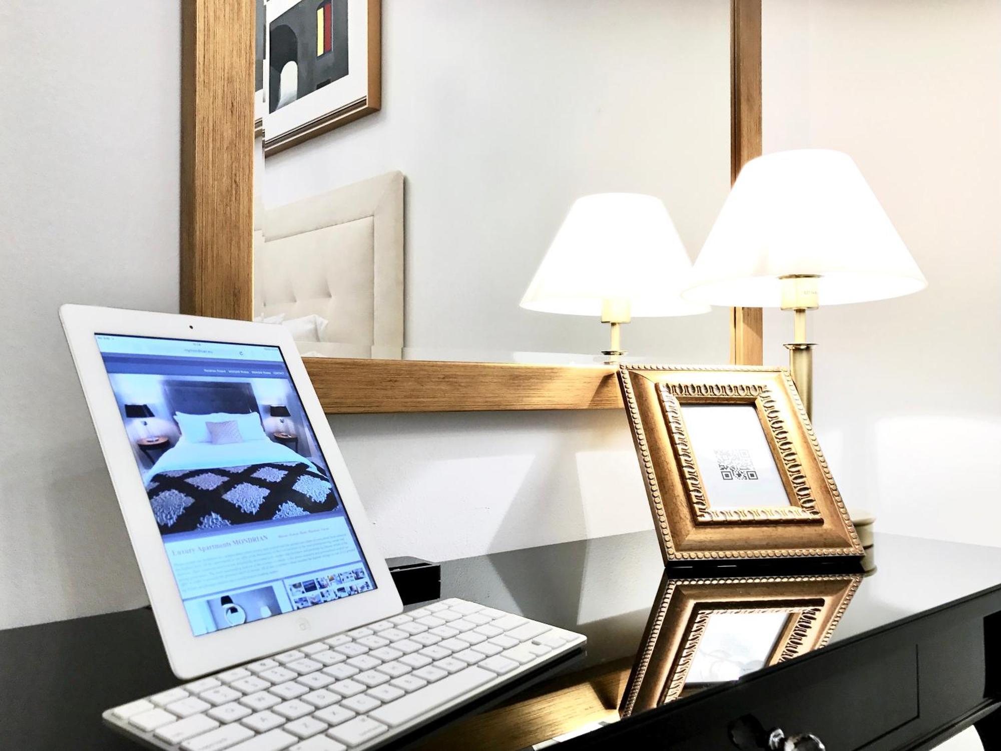 Mondrian Luxury Suites & Apartments Market Square I Warsawa Ruang foto